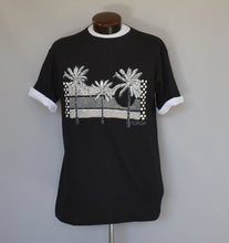 Load image into Gallery viewer, Vintage 90s Florida Puffy Graphic Souvenir Tee Size Large
