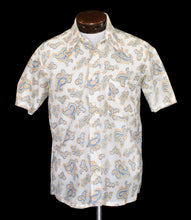 Load image into Gallery viewer, Vintage 70s Paisley Print Polyester Shirt Size Medium