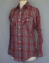 Load image into Gallery viewer, Vintage 70s Levi&#39;s Plaid Button Front Shirt Size Small to Medium