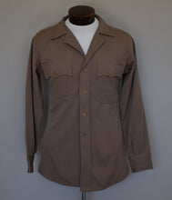 Load image into Gallery viewer, Vintage 40s Khaki Gabardine Wool Camp Shirt Size Small to Medium