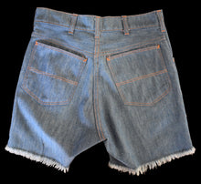 Load image into Gallery viewer, Vintage 70s Medium Wash Cutoff Denim Shorts Size Medium