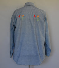 Load image into Gallery viewer, Vintage 70s Floral Embroidered Chambray Shirt Size Large to XL