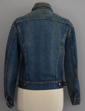 Load image into Gallery viewer, Vintage 70s Dark Wash Lee Jean Trucker Jacket Size Small to Medium