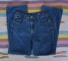 Load image into Gallery viewer, Vintage 70s Brittania Medium Wash Heavy Denim Jeans Size 31 x 31